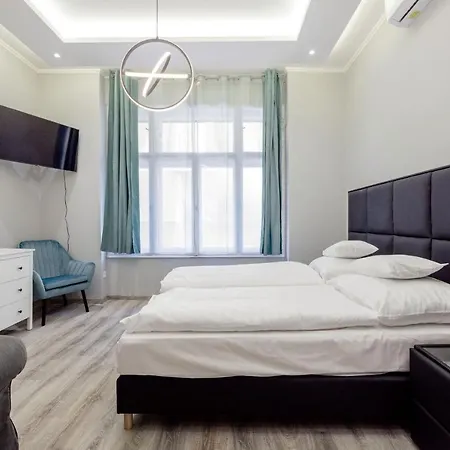 A Golden Star Modern Luxury And Apartment