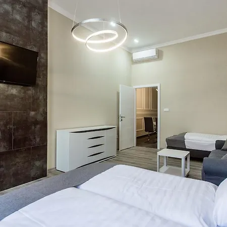 A Golden Star Modern Luxury And Apartment *