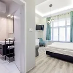 Apartment A Golden Star Modern Luxury And Budapest