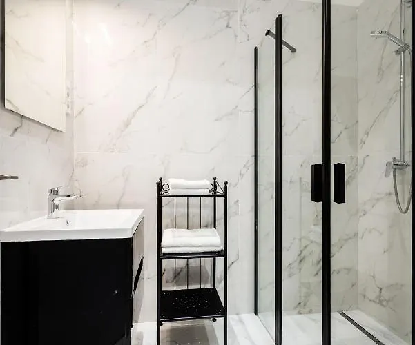 A Golden Star Modern Luxury And Apartament *