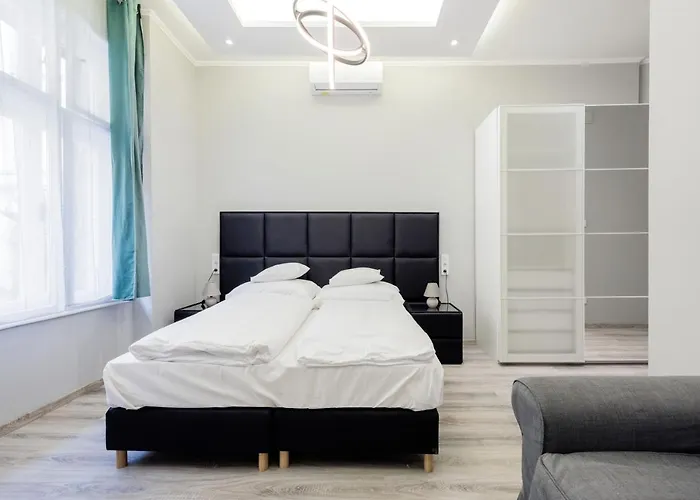 A Golden Star Modern Luxury And Apartament *