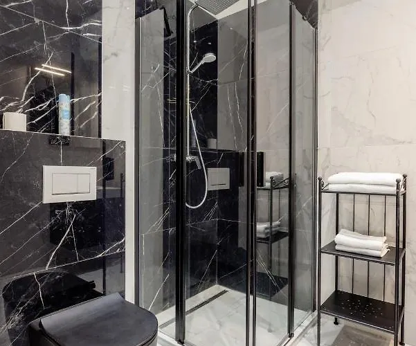 A Golden Star Modern Luxury And Apartament