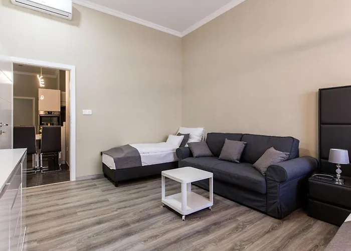 A Golden Star Modern Luxury And Apartament