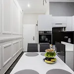 דירה A Golden Star Modern Luxury And בודפשט